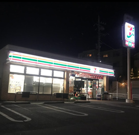 セブンイレブン　横浜菅田町店の画像1