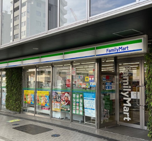 ファミリーマート　横浜岡野一丁目店の画像1
