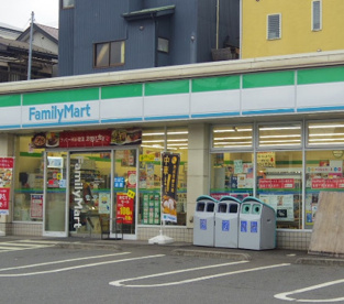 ファミリーマート　大和草柳三丁目店の画像1
