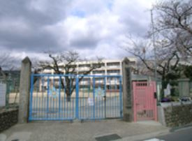 箕面市立 箕面小学校の画像1
