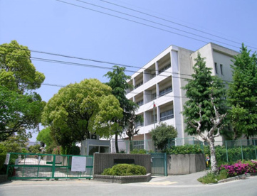 箕面市立 萱野東小学校の画像1