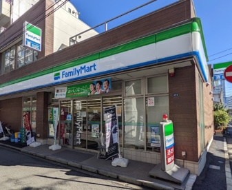 ファミリーマート　戸部駅東店の画像1