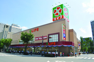 ライフ 東日暮里店の画像1