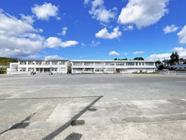 裾野市立富岡第二小学校の画像1