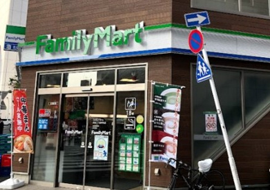 ファミリーマート 渋谷二丁目中央店の画像1