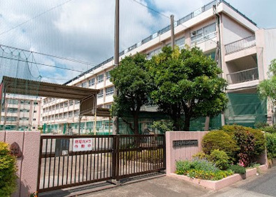葛飾区立水元中学校の画像1