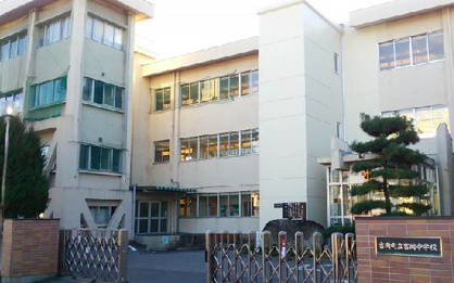 吉岡町立吉岡中学校の画像1
