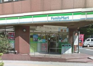 ファミリーマート 目黒青葉台四丁目店の画像1