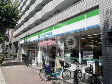 ファミリーマート 東三国三丁目店の画像1
