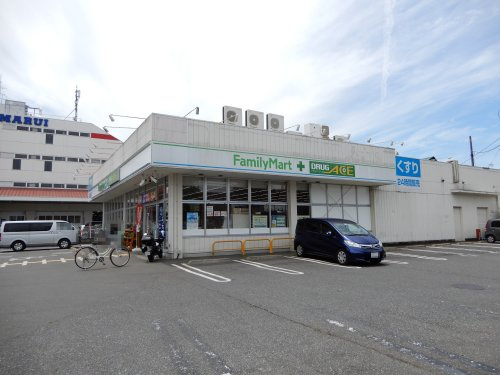 ファミリーマート・ドラッグエース　鶴ヶ岡店の画像