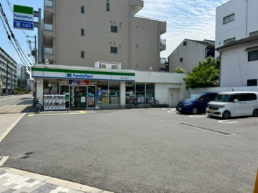 ファミリーマート 内代町二丁目店の画像1