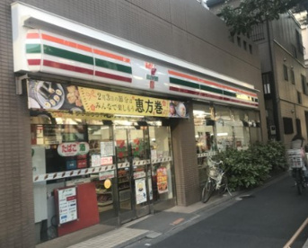セブンイレブン 新宿水道町店の画像1