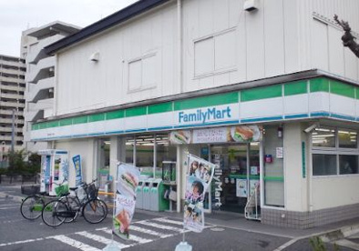 ファミリーマート MYS喜連東四丁目店の画像1