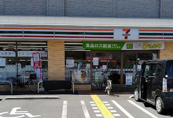 セブンイレブン 大阪桃谷5丁目店の画像1