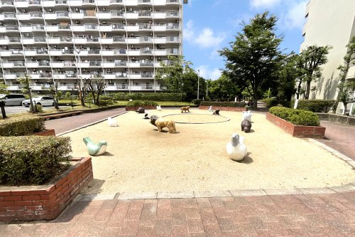 向島ニュータウン第三街区Ｇ棟付近 児童公園の画像