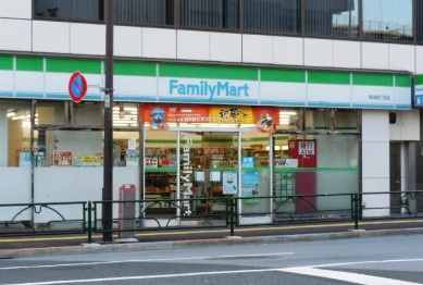ファミリーマート 四谷四丁目店の画像1