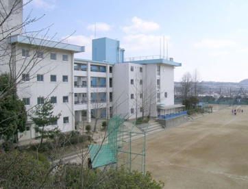 多田中学校の画像1