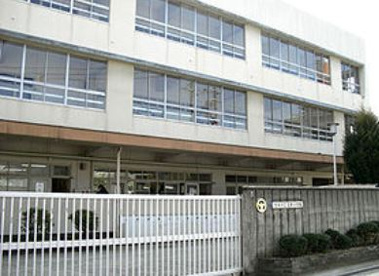 茨木市立 庄栄小学校の画像1