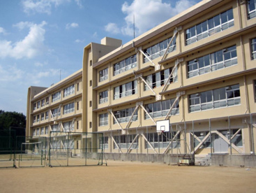 茨木市立西陵中学校の画像1