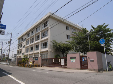 大東市立諸福中学校の画像1