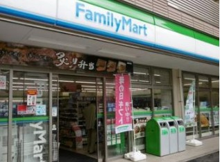 ファミリーマート 新宿税務署通り店の画像1