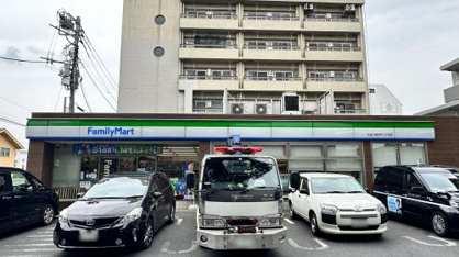ファミリーマート 杉並下高井戸二丁目店の画像1