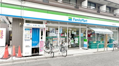 ファミリーマート 上北沢四丁目店の画像1