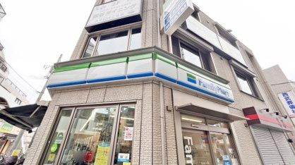 ファミリーマート 保谷駅南口店の画像1