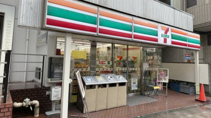 セブンイレブン 聖蹟桜ヶ丘駅前店の画像1