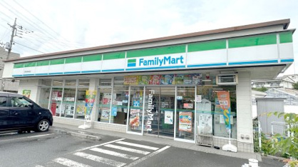 ファミリーマート 日野北野街道店の画像1