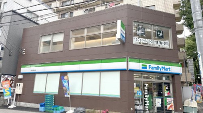 ファミリーマート 八幡山駅北店の画像1