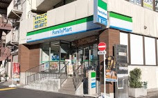 ファミリーマート 新宿山吹町店の画像1