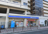 コンビニエンスストア ローソン東三国店