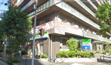 コンビニエンスストア ファミリーマート吹田広芝町店