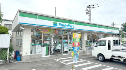 ファミリーマート 柴崎町六丁目店の画像1