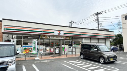 セブンイレブン 晃華学園前店の画像1