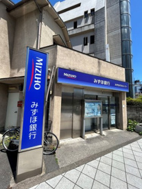 みずほ銀行 小作駅前出張所の画像1