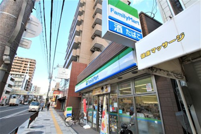 ファミリーマート庄内東町四丁目店の画像1