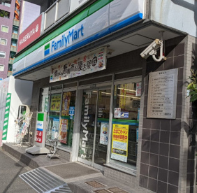 ファミリーマート　鶴屋町店の画像1