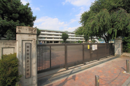 調布市立第一小学校の画像1