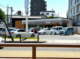 セブンイレブン 名古屋新出来２丁目店