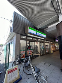 ファミリーマート 北越谷駅前店の画像1