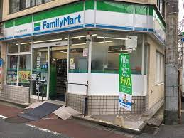 ファミリーマート アイズ高田馬場店の画像1