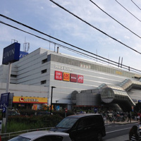 ユニクロ リヴィンオズ大泉店
