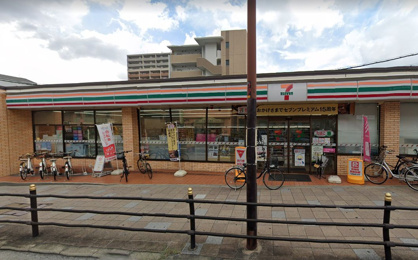 セブンイレブン JR放出駅西店の画像1