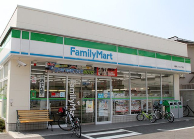 ファミリーマート 昭和安田通三丁目店の画像1