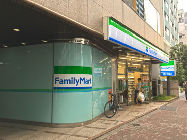 ファミリーマート 新宿十二社店の画像1