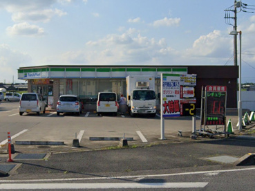 ファミリーマート ジェイ・クエスト佐波東店の画像1
