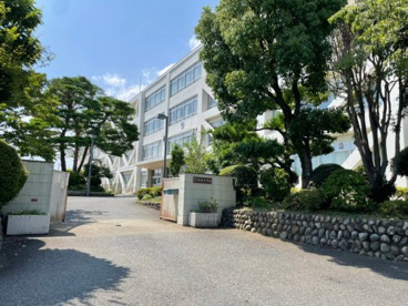 昭島市立拝島中学校の画像1