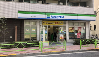 ファミリーマート 佃二丁目店の画像1